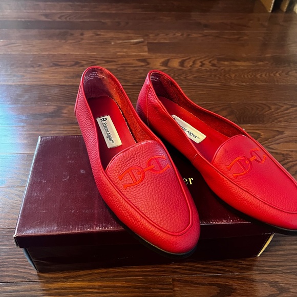 Vintage Etienne Aigner Classic Red Bright Loafers NWT Size 9 - Picture 1 of 7